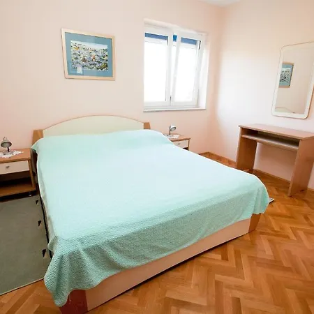 Petani Apartman *