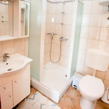 Petani Apartament