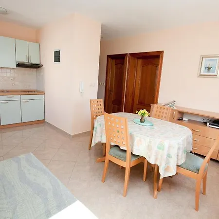 Petani Apartament