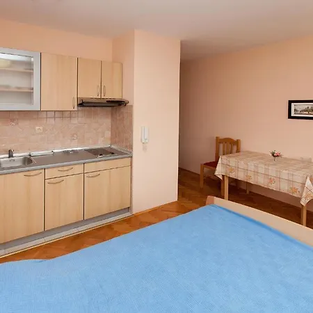 Petani Apartament